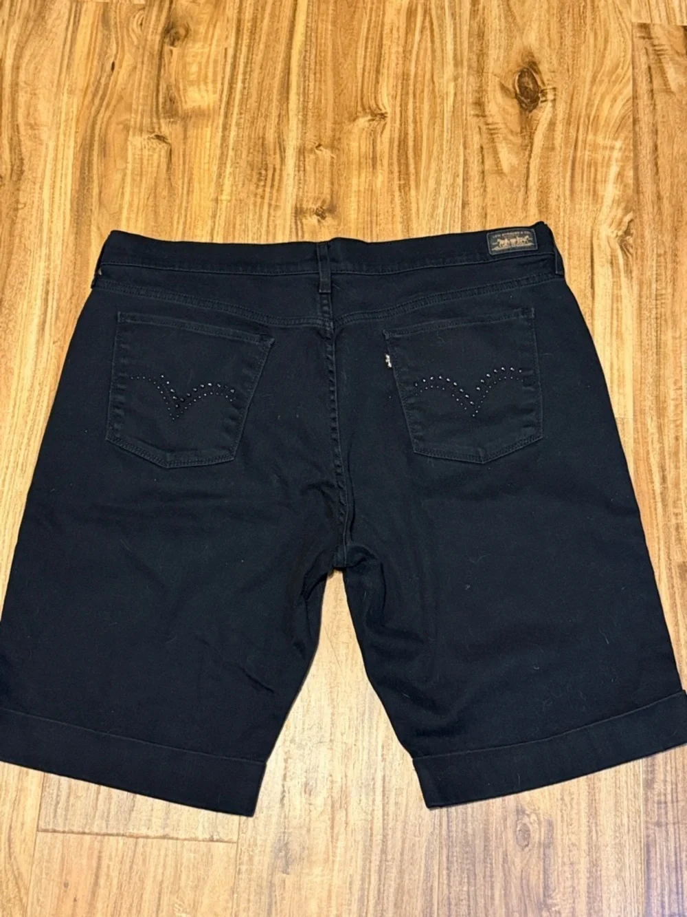 Levi's women 16 Jean denim shorts Black Cuffed 11” 515 Bermuda long knee studs